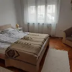 Háziállatbarát Mandula Ház Központjánál