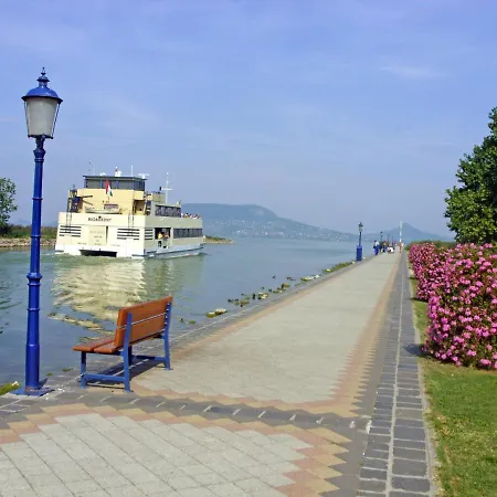 Holiday home Haziallatbarat Mandula Haz Koezpontjanal