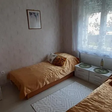 Haziallatbarat Mandula Haz Koezpontjanal Holiday home *