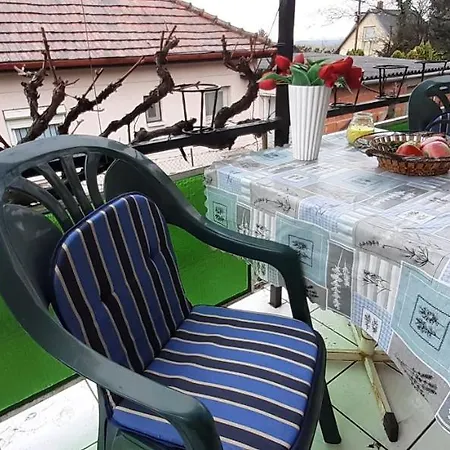 Prázdninový dům Haziallatbarat Mandula Haz Koezpontjanal *