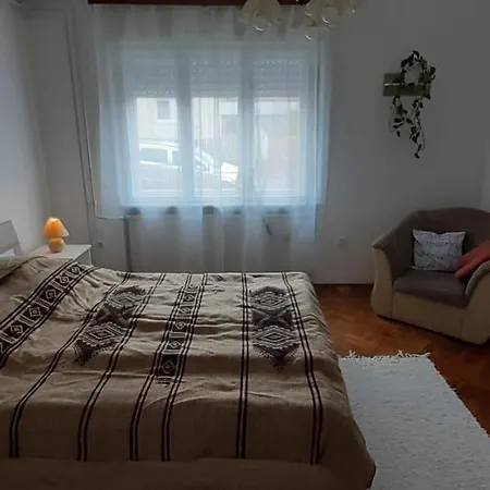 Haziallatbarat Mandula Haz Koezpontjanal Prázdninový dům